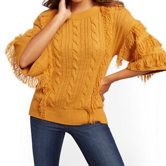 Sweaters - 🌺🌺EUC- Fringed Sweater from NY&CO